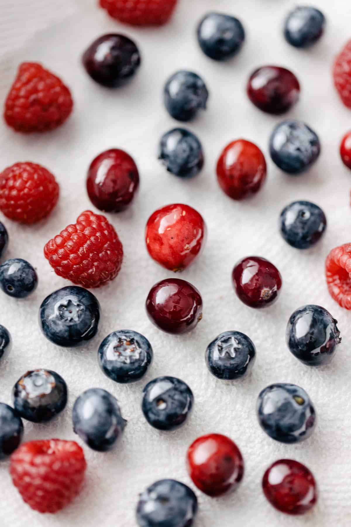 Drying berries on paper towel.